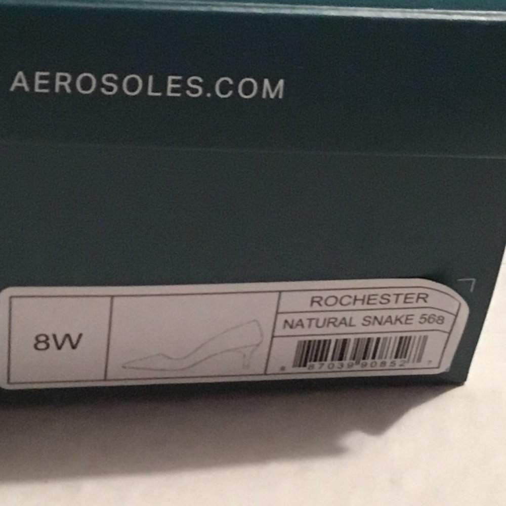 AEROSOLES lady's Rochester heels size 8 Wide in box - Picture 16 of 16